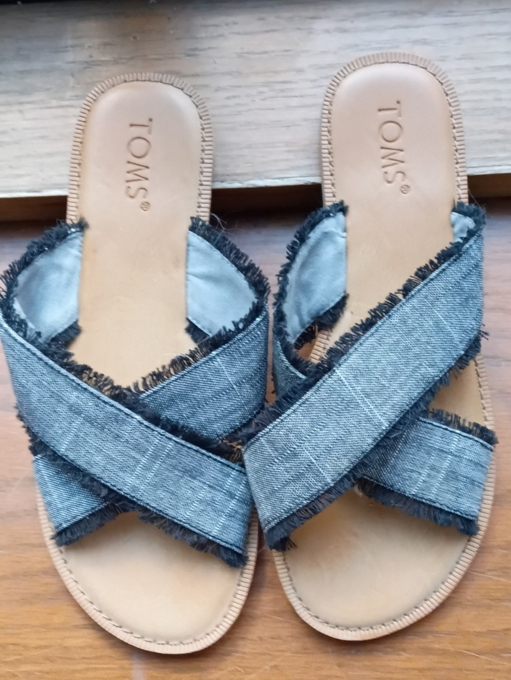 TOMS Women's Black Fabric Crisscross Slide Sandals, Brand New, Size 8